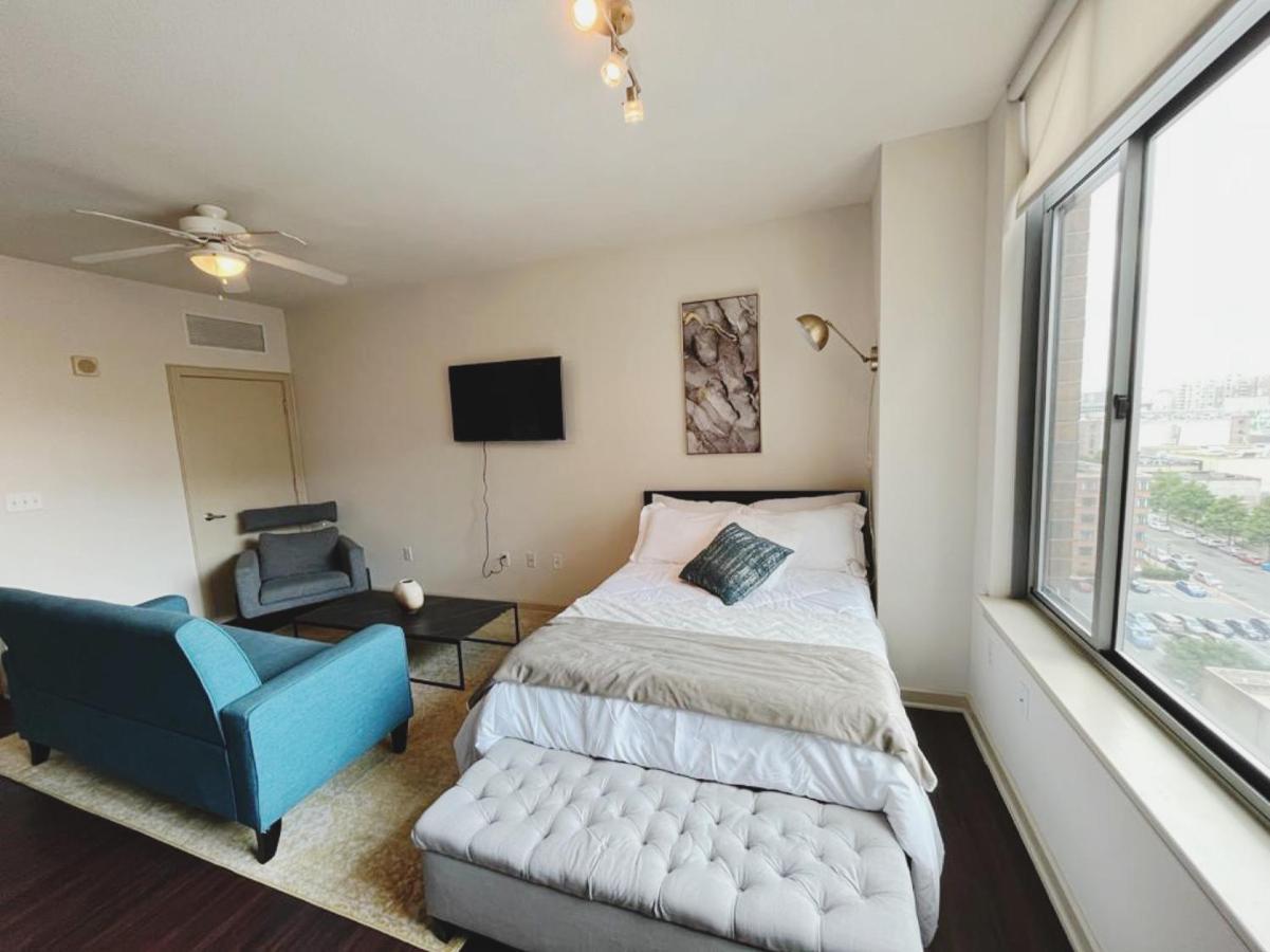 Charming Studio In Downtown Silver Spring Md Luaran gambar